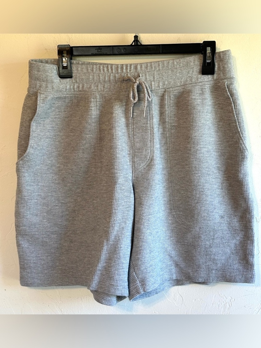 Lands End Men's Gray Waffle Knit Drawstring 8”Inseam Casual Lounge Shorts Sz M